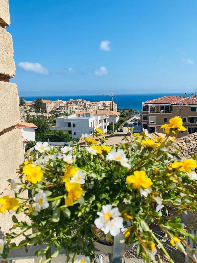 Fior Dei Carmeliti Rooms And Parking Tropea Exterior photo