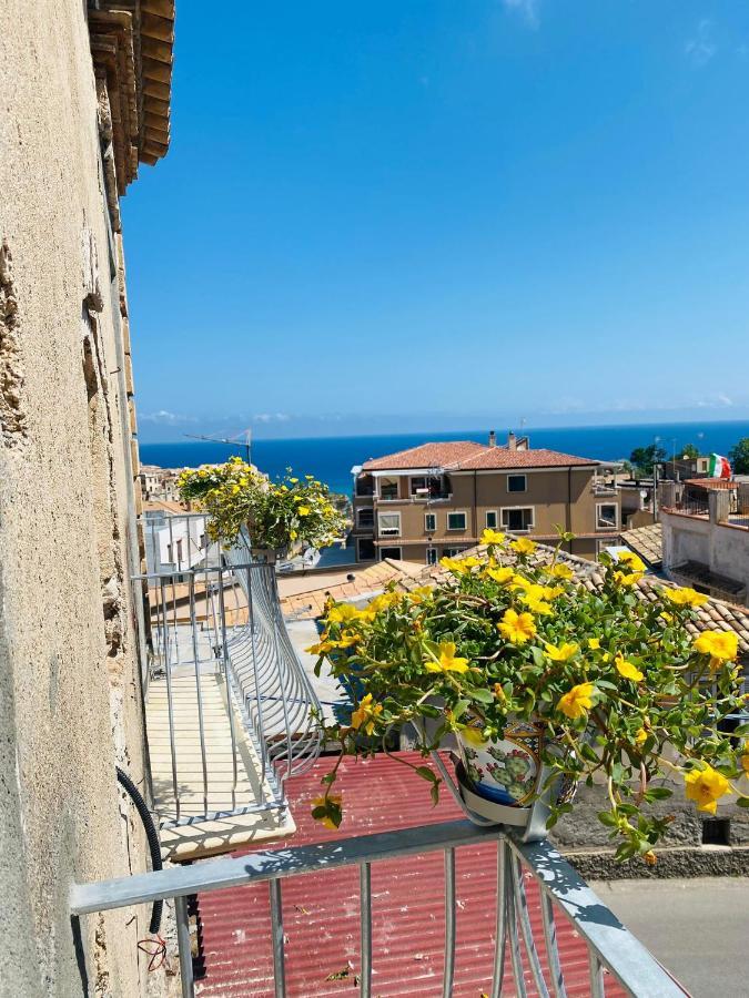 Fior Dei Carmeliti Rooms And Parking Tropea Exterior photo